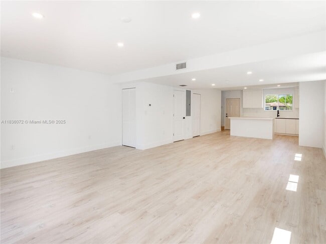 Building Photo - 2039 NE 172nd St
