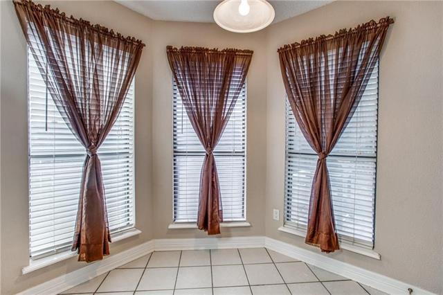 Building Photo - 435 L Thompson St