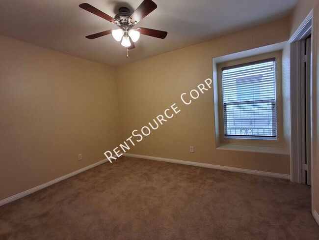 Building Photo - 3 Bedroom Townhome for Lease in Mariposa C...