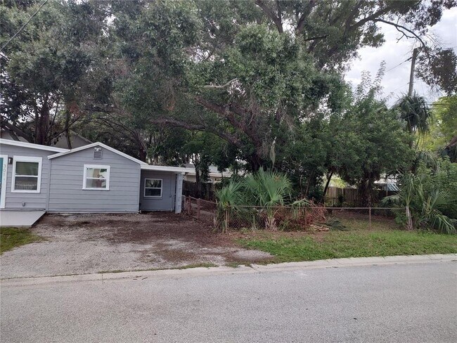 Building Photo - 301 Mystic Lake Dr N
