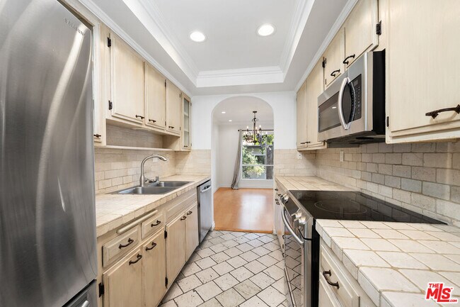 Building Photo - 11965 Gorham Ave