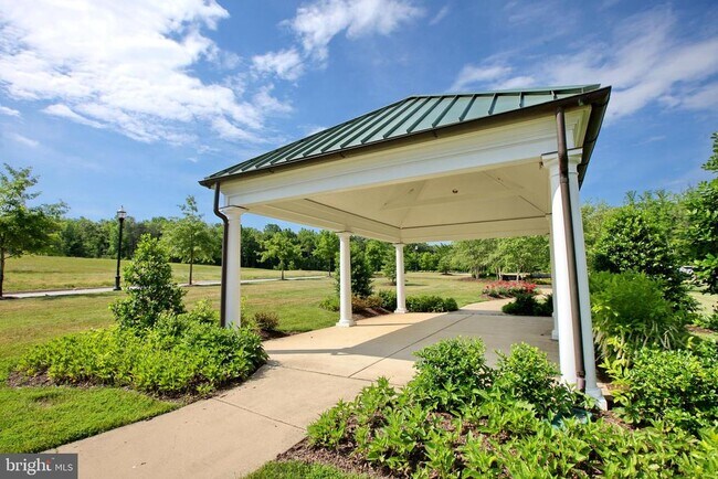 Building Photo - 35 Derby Dr