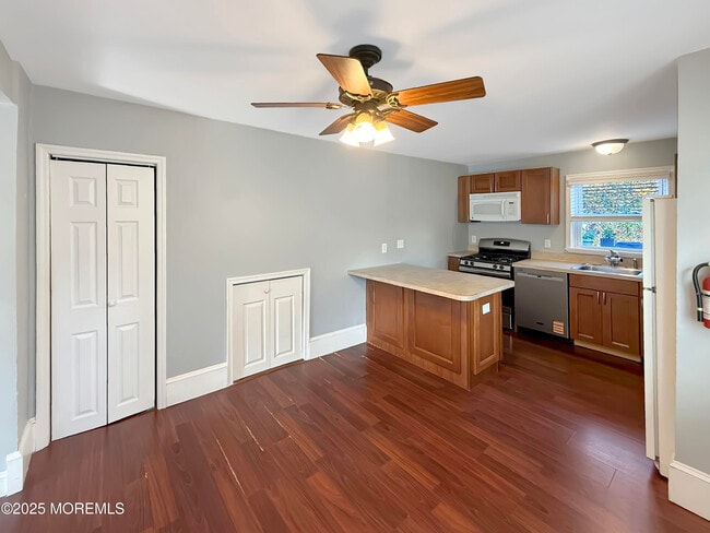 Building Photo - 33 Prospect Ave