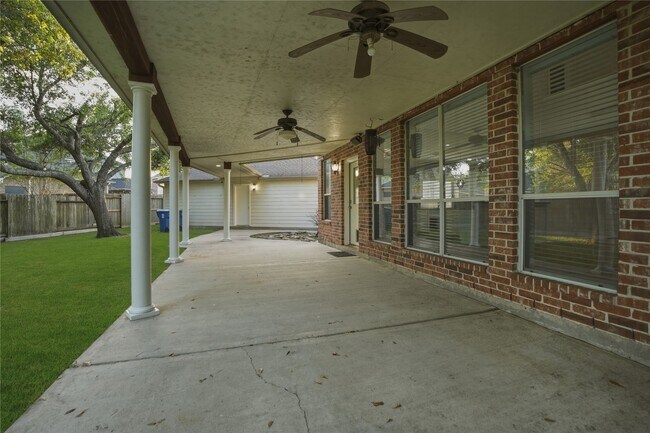 Building Photo - 2302 Marblecrest Ln