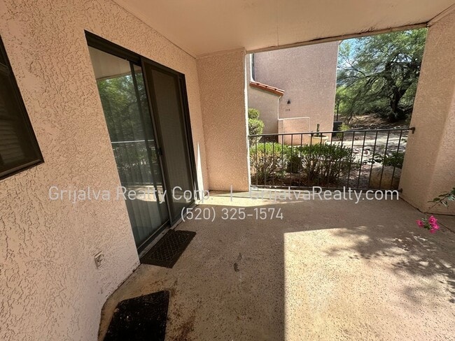Building Photo - 6430 N Tierra De Las Catalinas