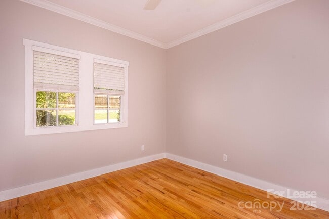 Building Photo - 140 Murdock Ave