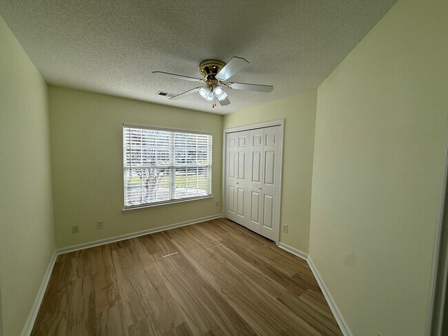 Building Photo - Myrtle Beach - 3 Bedroom / 2 Bathroom Home