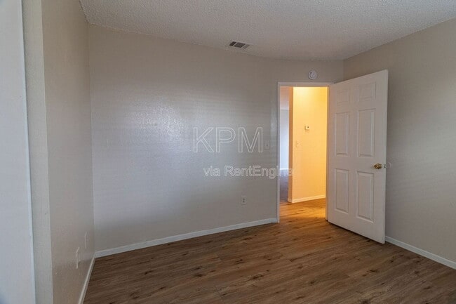 Building Photo - 2540 Banyan Dr