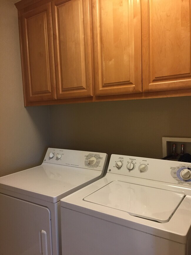Building Photo - 4057 Crandall Cir