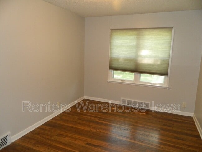 Building Photo - 1145 65th St