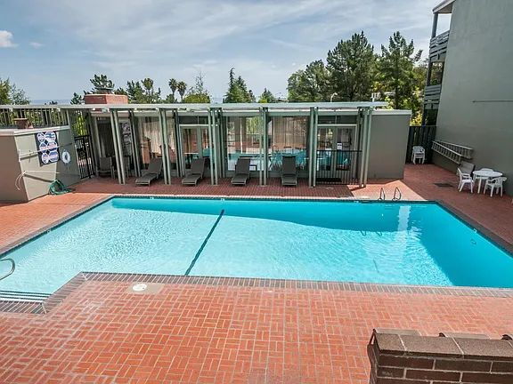 Building Photo - 1-Bedroom Gem in Redwood City – Your Perfect Retreat Awaits!"