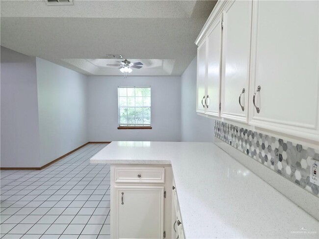 Building Photo - 1216 W Heron Ct