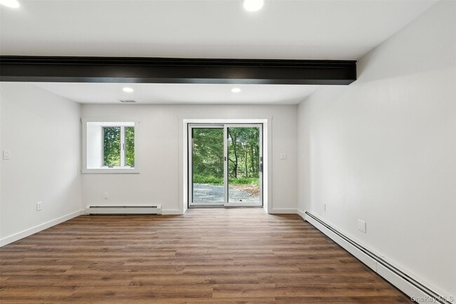 Building Photo - 383 N Salem Rd