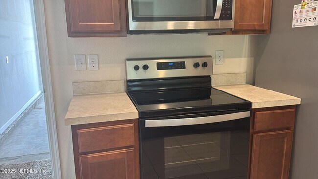 Building Photo - 9607 Mira Loma Dr