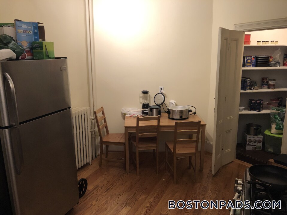 Building Photo - 86 Hammond St