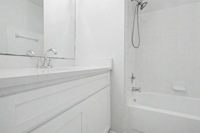 Building Photo - 4351 Palmer Plantation Dr