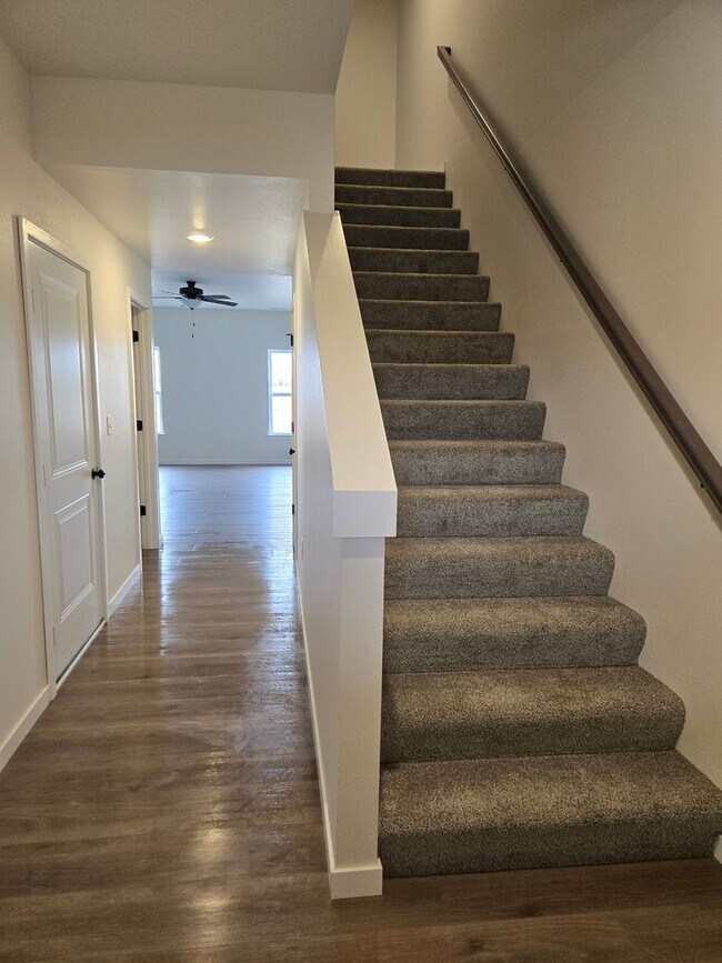 Building Photo - RaeMat LLC