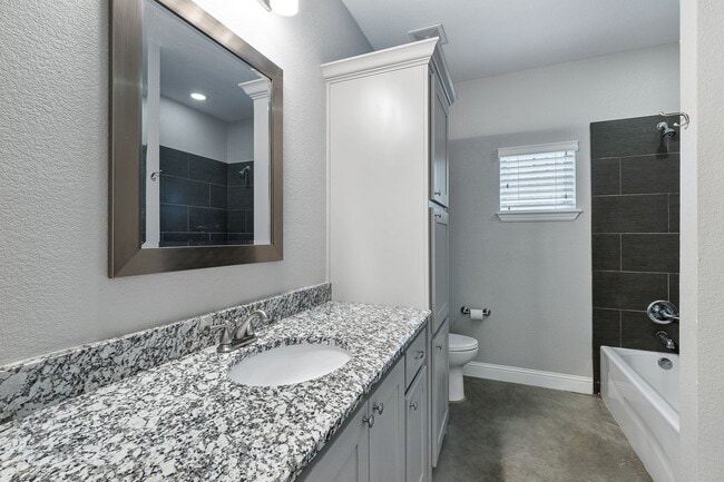 Building Photo - * MOVE IN July 6th 2027 * $8400/$1400 per Bed * 6 Bed 4 Bath, Short Walk to TCU