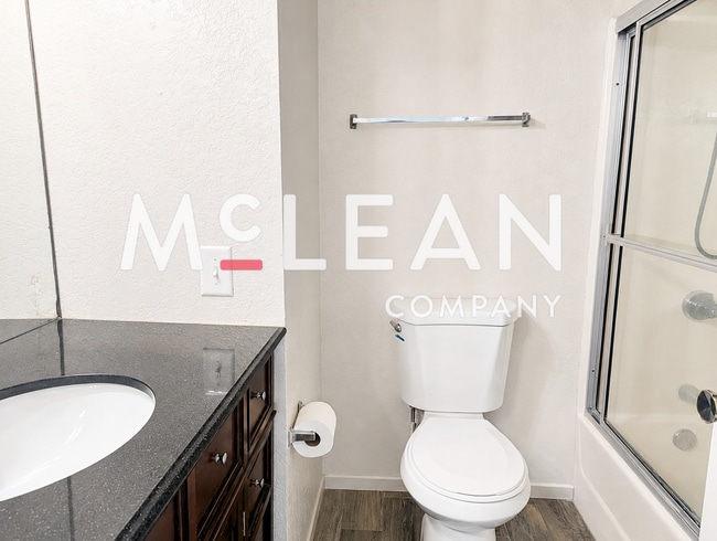 Building Photo - Beautiful Condo in the Gated Cathedral Springs Community
