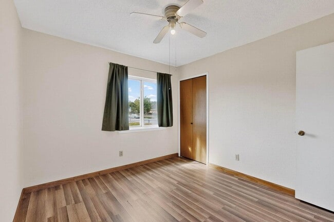 Building Photo - 2702 Avenida Del Sol