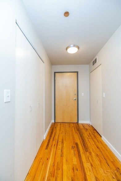 Building Photo - 1720 S Michigan Ave