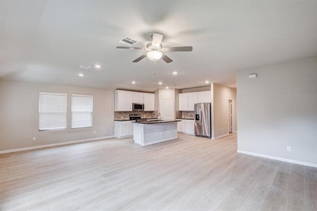 Building Photo - 208 Fieldstone Dr