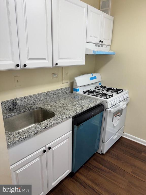 Building Photo - 5340 Holmes Run Pkwy