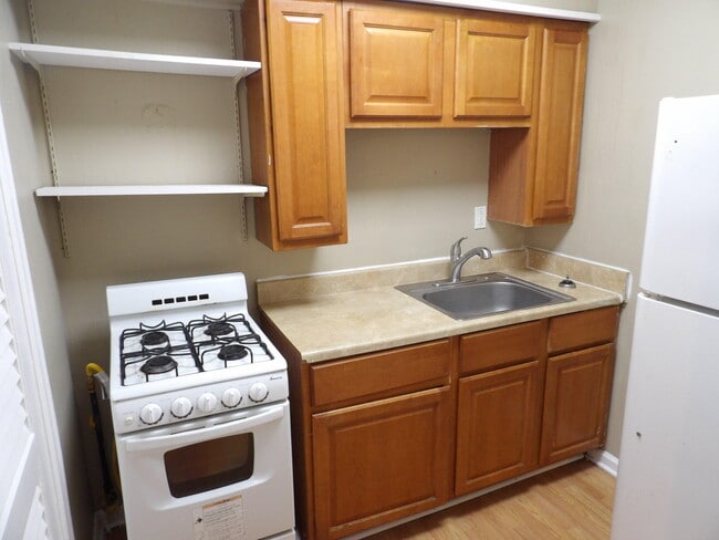 Building Photo - 720 Woodland Ave