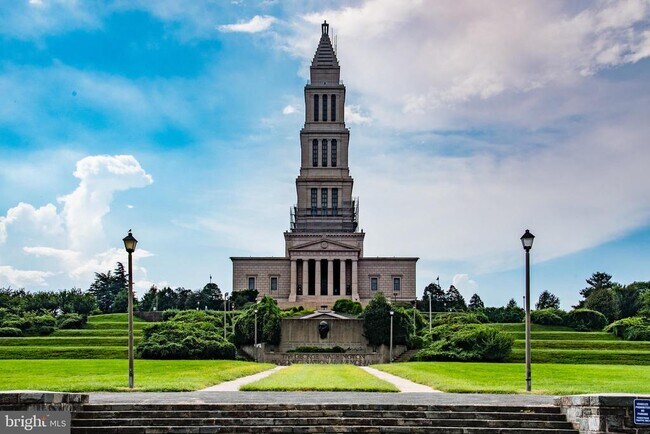 Building Photo - 822 S Royal St