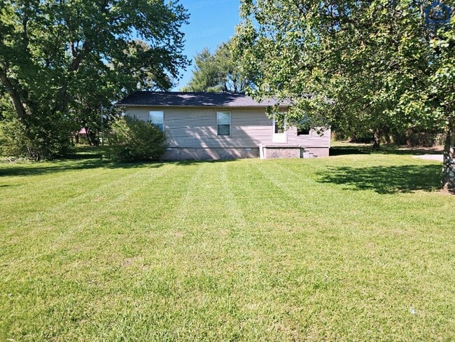 Building Photo - 3197 White Cemetery Rd