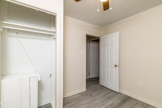 Building Photo - 219 Highland Ave