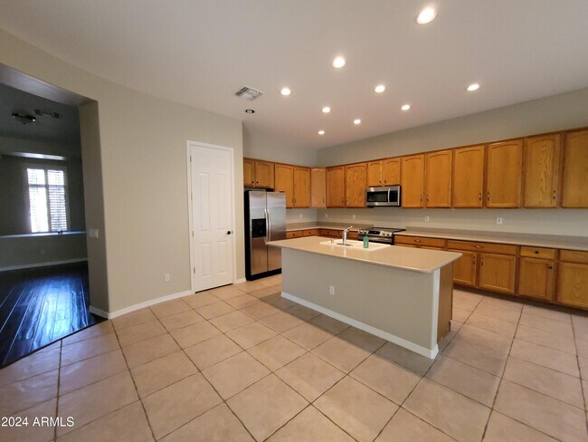 Building Photo - 2461 W Marlin Dr
