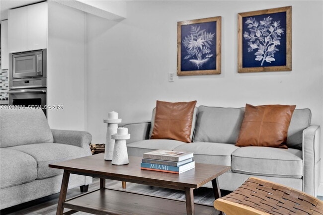 Building Photo - 1841 SW 29th Ave