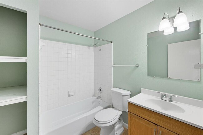 Building Photo - 2206 Mission Hill Dr