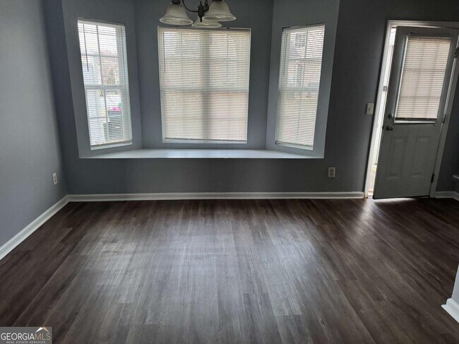 Building Photo - 1754 Grove Way