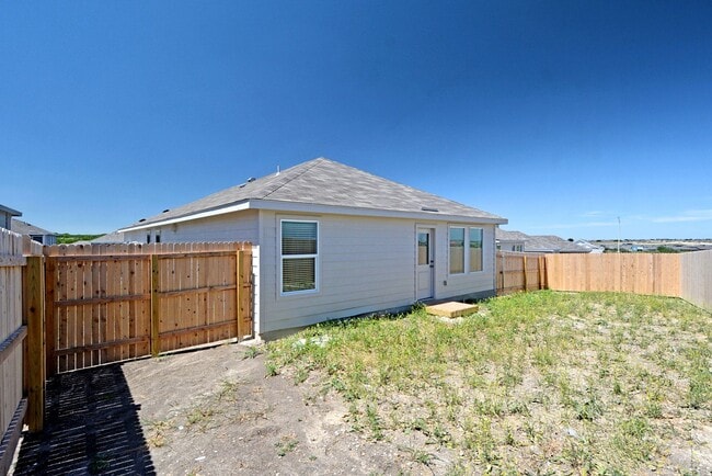 Building Photo - 1517 Hummock Steep