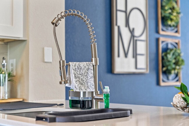 Building Photo - 10142 Montague St