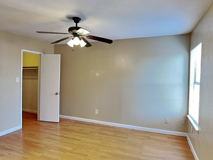 Building Photo - 1386 Southridge Dr
