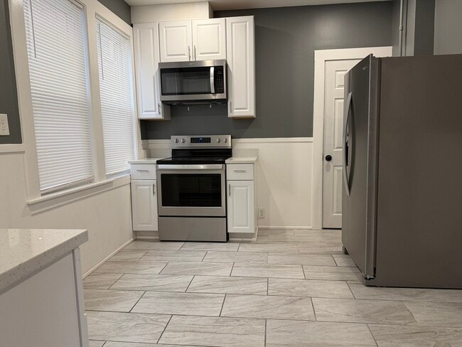 Building Photo - 6 Proctor St