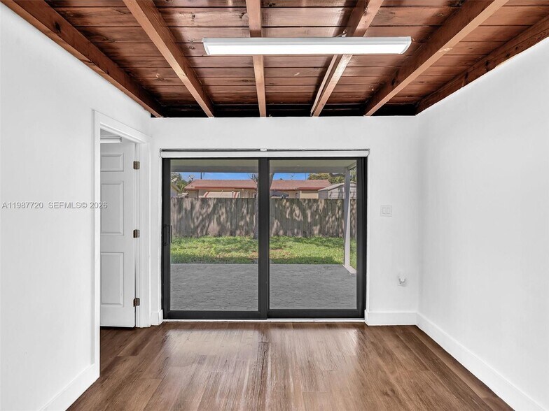 Building Photo - 3193 Taft St