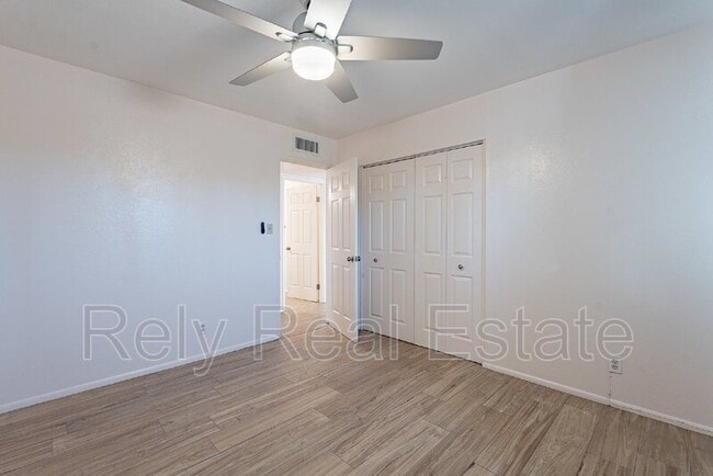 Building Photo - 8416 E Rancho Vista Dr