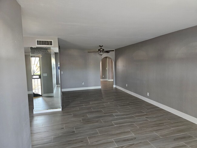 Building Photo - Stunning 4bd 2bth house in Tempe with pool