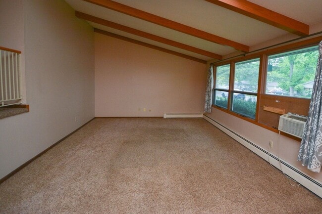 Building Photo - Unique multilevel floorplan with TONS of storage