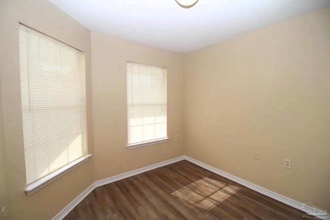 Building Photo - 130 Wildflower Ln