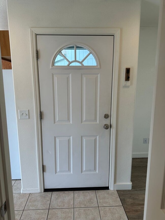 Building Photo - Charming 1 bedroom 1 bath house in Springfield!