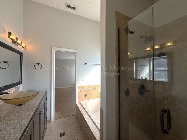 Building Photo - 1407 Spring Ridge Dr