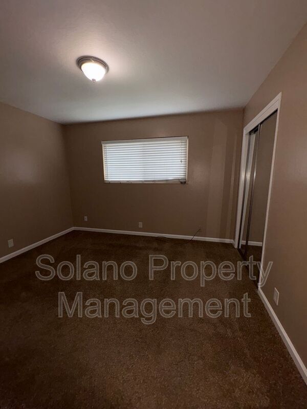 Building Photo - 1992 Oxford Dr