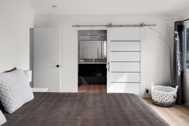 Building Photo - Furnished - Catch the Wave of Modern Comfort at Our Reef Oasis