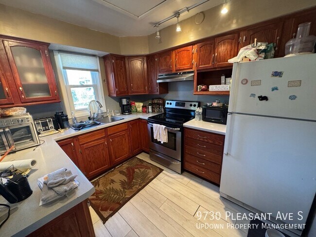 Building Photo - 9730 Pleasant Ave S