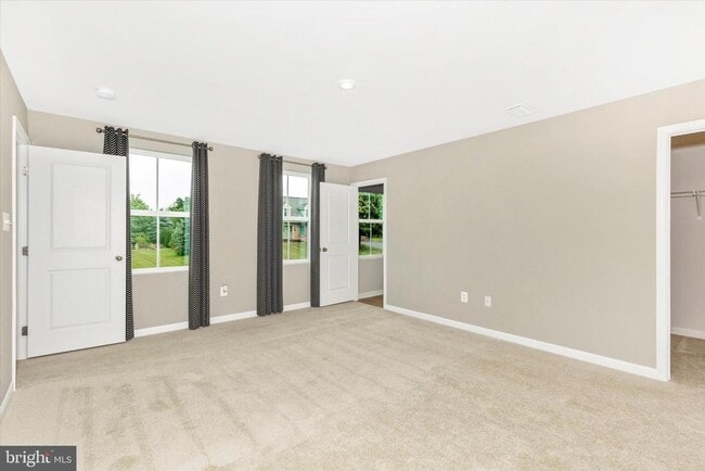 Building Photo - 38 Diopside Dr